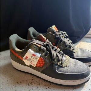 Nike Air Force One men’s size 13 black Olive and Bright Orange Sneakers o7 lv8
